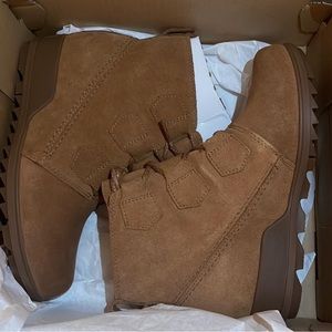 Sorel Evie Lace wedge booties